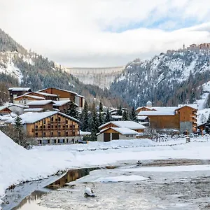 4* Hotell Tetras